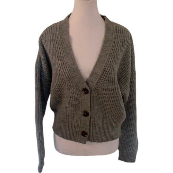 Maeve by Anthropologie grey cropped cardigan size M - Picture 2 of 9
